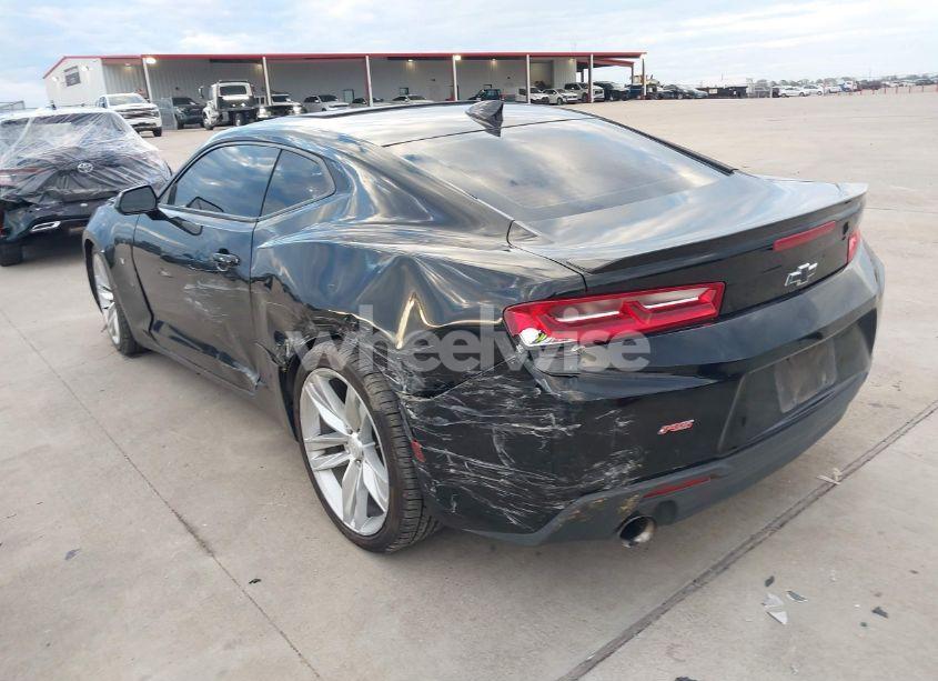 Photo 3 of 2018 Chevrolet Camaro 1LT (VIN 1G1FB1RS4J0137418)