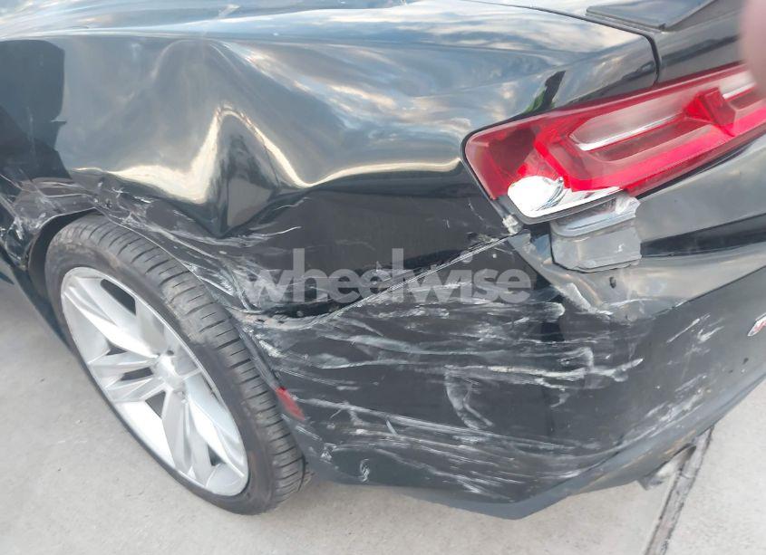 Photo 6 of 2018 Chevrolet Camaro 1LT (VIN 1G1FB1RS4J0137418)