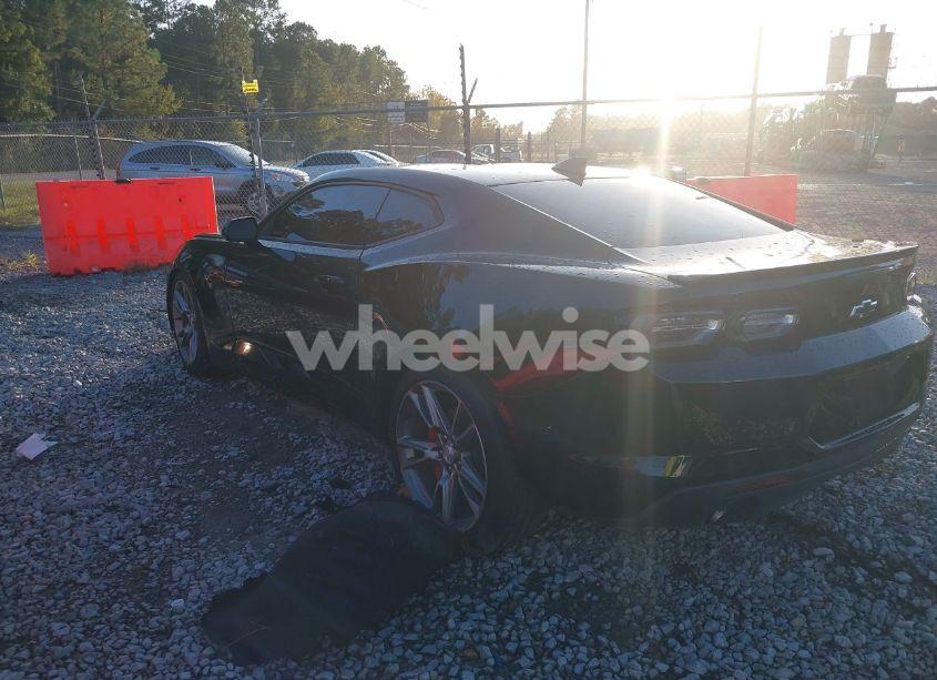 Photo 3 of 2019 Chevrolet Camaro 1LT (VIN 1G1FB1RS4K0127652)