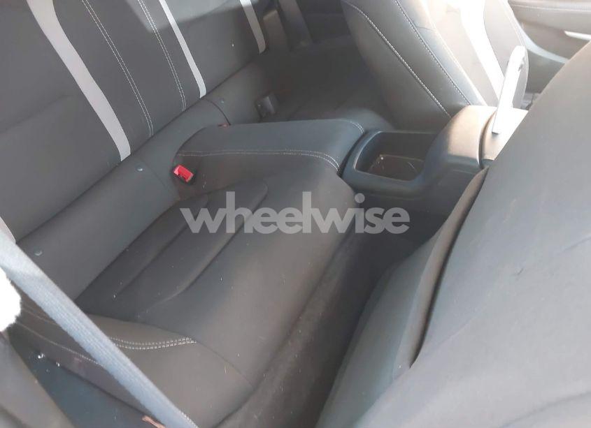 Photo 8 of 2019 Chevrolet Camaro 1LT (VIN 1G1FB1RS4K0127652)