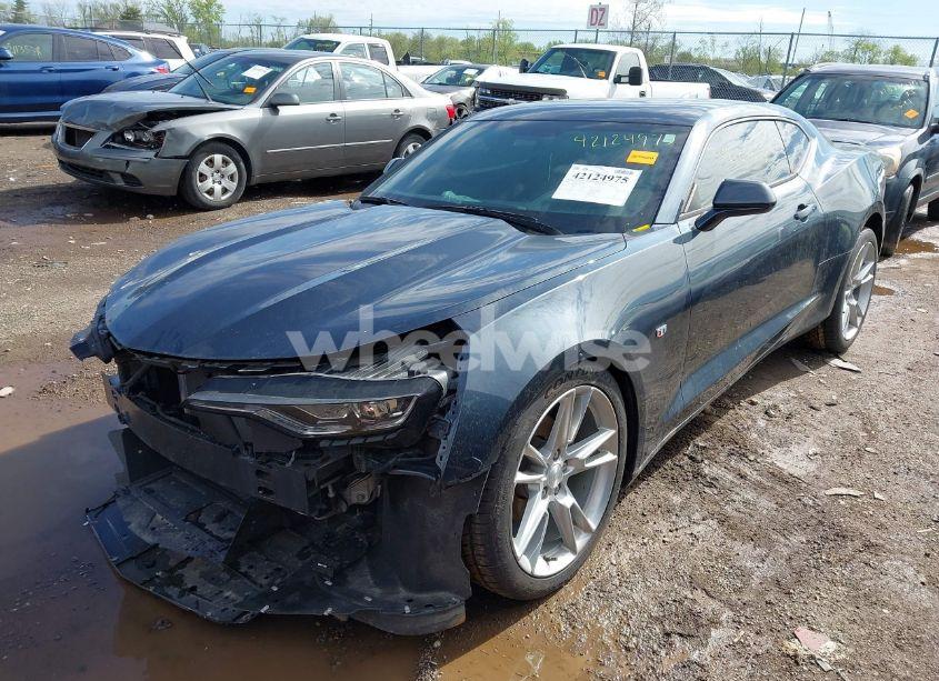 Photo 2 of 2019 Chevrolet Camaro 1LT (VIN 1G1FB1RS4K0148193)