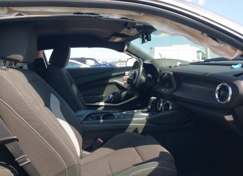 Photo 5 of 2019 Chevrolet Camaro 1LT (VIN 1G1FB1RS4K0150445)