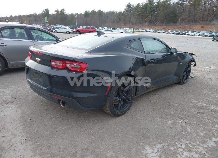 Photo 4 of 2024 Chevrolet Camaro RWD 1LT (VIN 1G1FB1RS4R0121599)