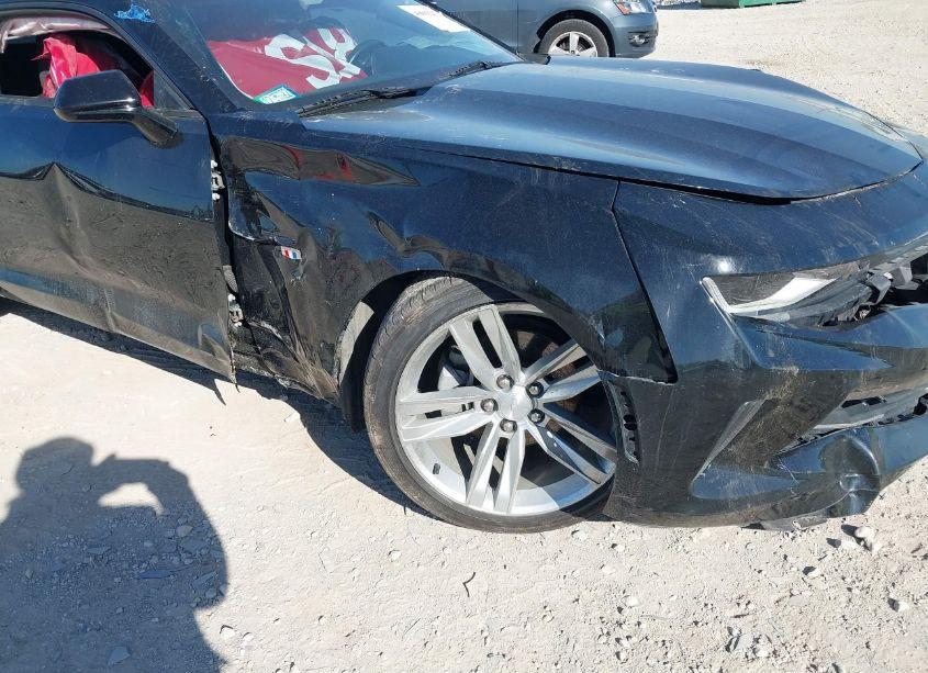 Photo 18 of 2017 Chevrolet Camaro 1LT (VIN 1G1FB1RS5H0165805)