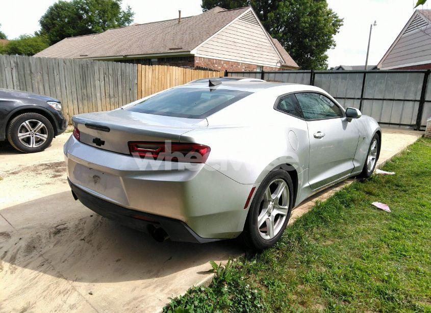 Photo 4 of 2018 Chevrolet Camaro 1LT (VIN 1G1FB1RS5J0146418)