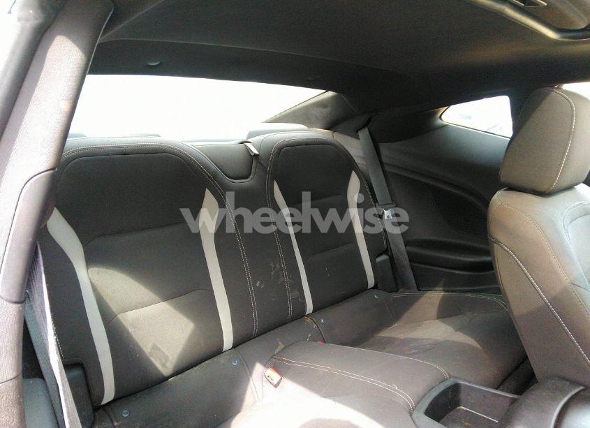 Photo 8 of 2018 Chevrolet Camaro 1LT (VIN 1G1FB1RS5J0146418)