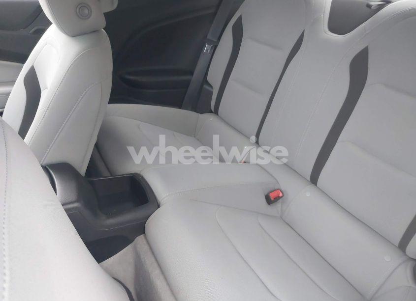 Photo 8 of 2019 Chevrolet Camaro 1LT (VIN 1G1FB1RS5K0107667)