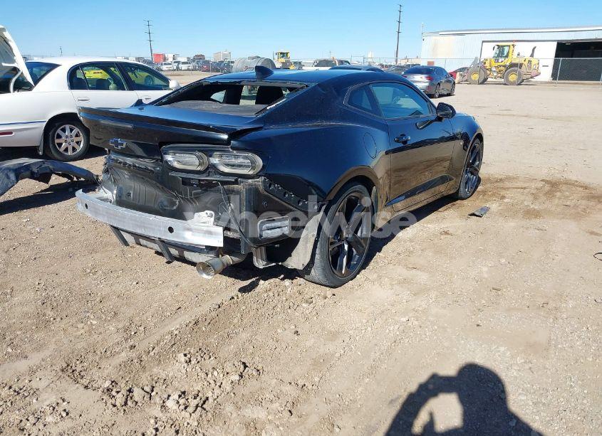 Photo 4 of 2019 Chevrolet Camaro 1LT (VIN 1G1FB1RS5K0124128)