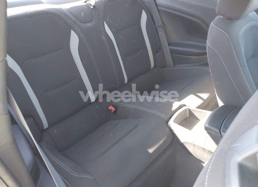 Photo 8 of 2019 Chevrolet Camaro 1LT (VIN 1G1FB1RS5K0124128)