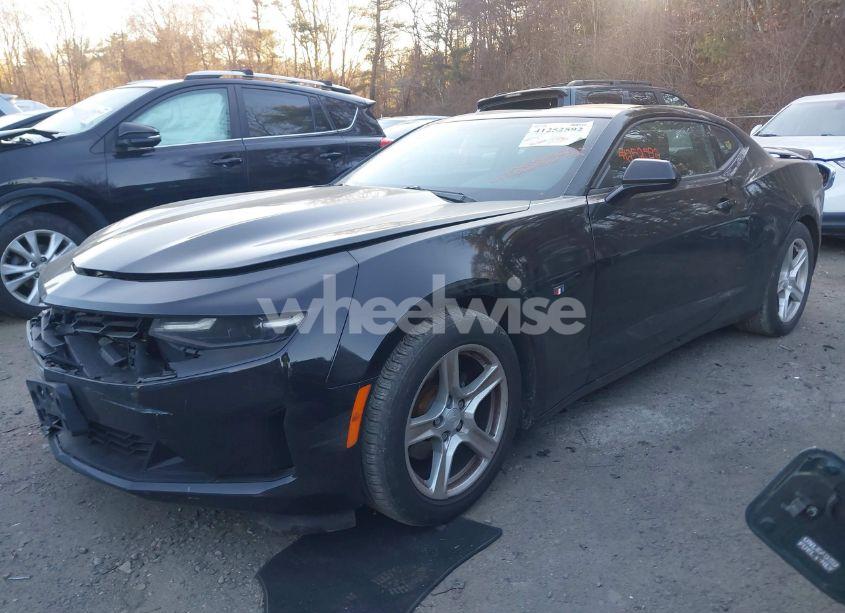 Photo 2 of 2020 Chevrolet Camaro RWD 1LT (VIN 1G1FB1RS5L0119268)