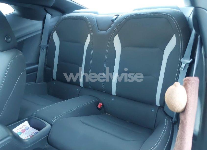 Photo 8 of 2020 Chevrolet Camaro RWD 1LT (VIN 1G1FB1RS5L0119268)