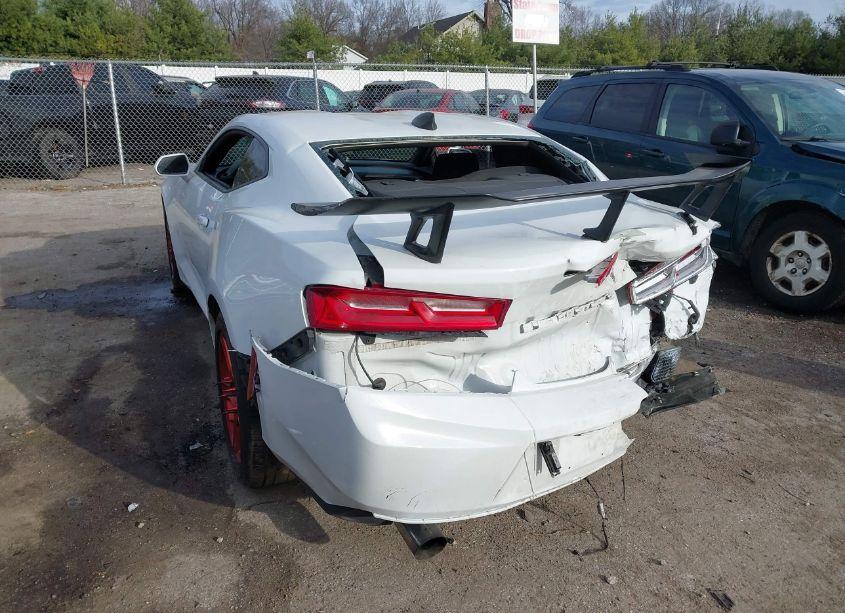 Photo 3 of 2016 Chevrolet Camaro 1LT (VIN 1G1FB1RS6G0146260)