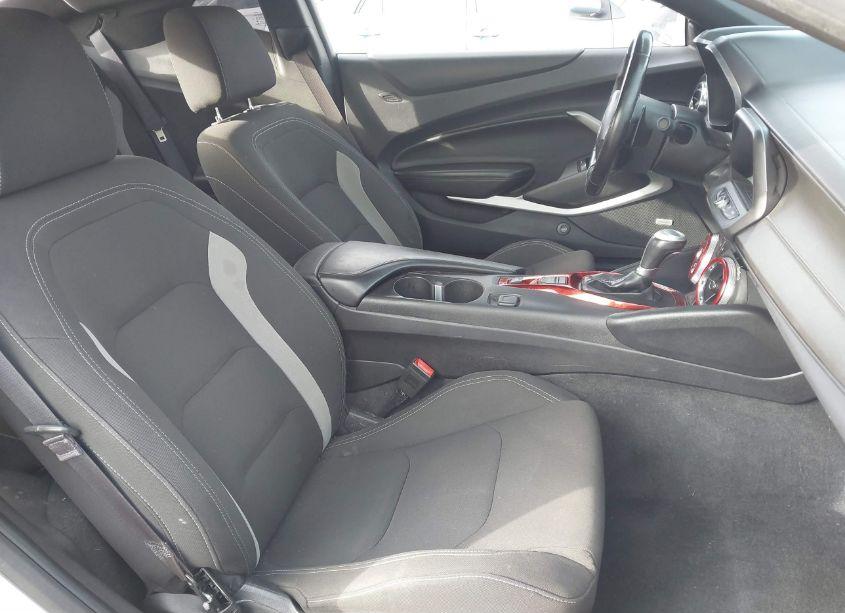 Photo 5 of 2016 Chevrolet Camaro 1LT (VIN 1G1FB1RS6G0146260)