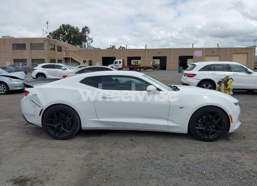 Photo 13 of 2016 Chevrolet Camaro 1LT (VIN 1G1FB1RS6G0150910)