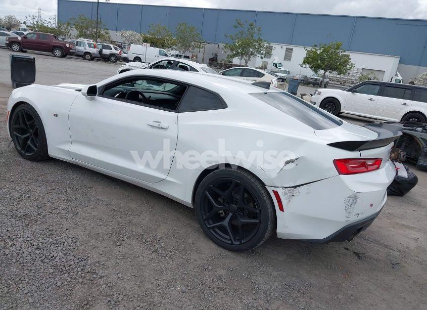 Photo 3 of 2016 Chevrolet Camaro 1LT (VIN 1G1FB1RS6G0150910)