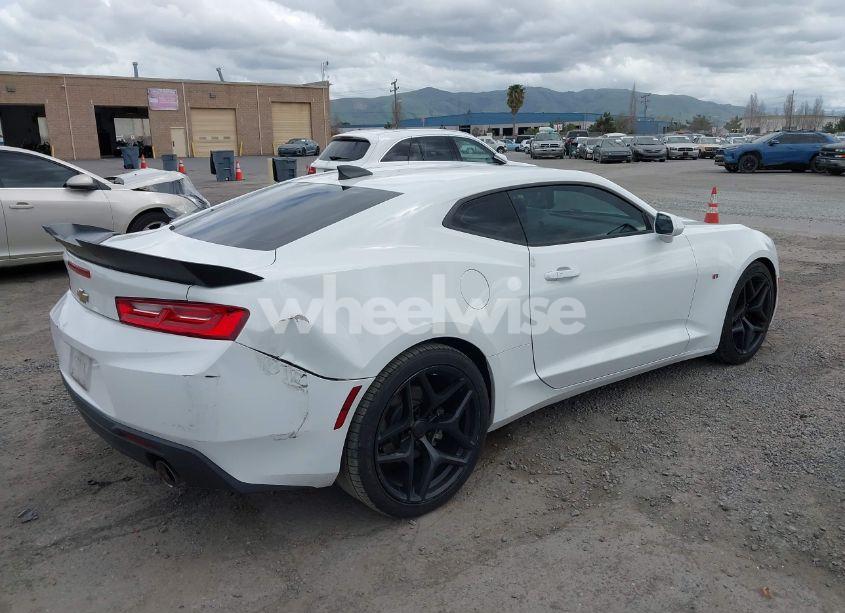 Photo 4 of 2016 Chevrolet Camaro 1LT (VIN 1G1FB1RS6G0150910)