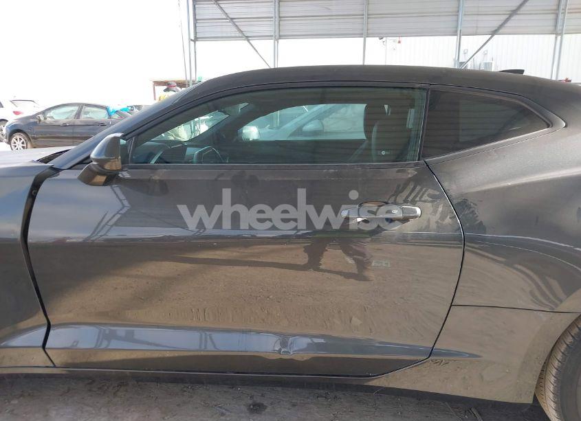 Photo 15 of 2016 Chevrolet Camaro 1LT (VIN 1G1FB1RS6G0151149)