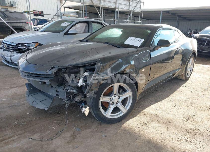 Photo 2 of 2016 Chevrolet Camaro 1LT (VIN 1G1FB1RS6G0151149)