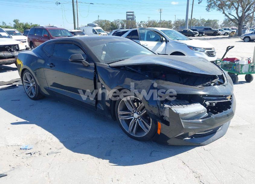 2018 Chevrolet Camaro 1LT (VIN 1G1FB1RS6J0125383) main photo