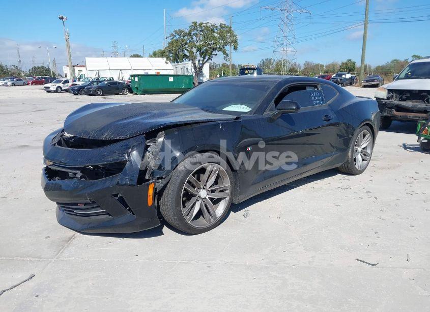 Photo 2 of 2018 Chevrolet Camaro 1LT (VIN 1G1FB1RS6J0125383)