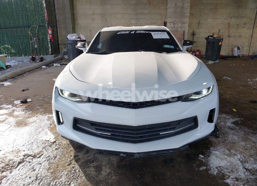 Photo 12 of 2018 Chevrolet Camaro 1LT (VIN 1G1FB1RS6J0136139)