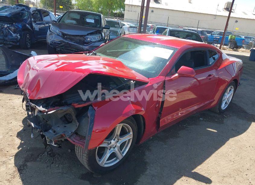 Photo 2 of 2018 Chevrolet Camaro 1LT (VIN 1G1FB1RS6J0139963)