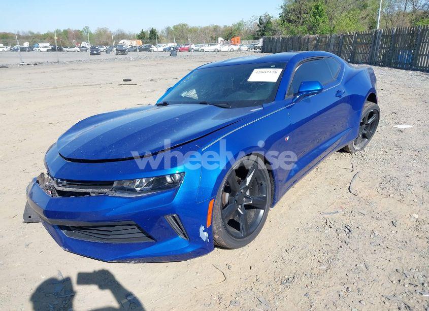 Photo 2 of 2018 Chevrolet Camaro 1LT (VIN 1G1FB1RS6J0150932)