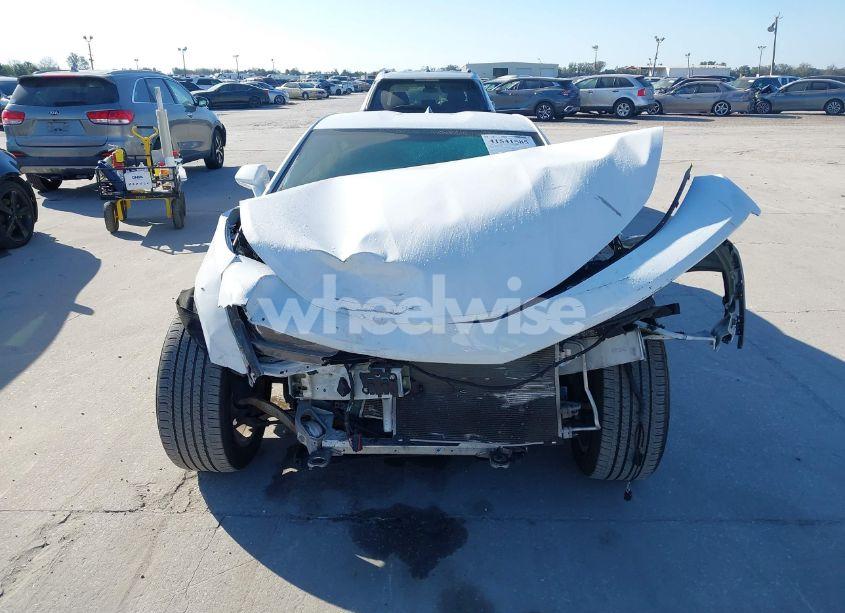 Photo 13 of 2018 Chevrolet Camaro 1LT (VIN 1G1FB1RS6J0172221)