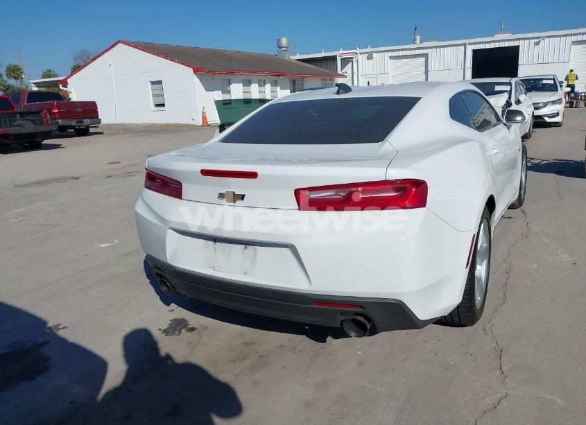 Photo 17 of 2018 Chevrolet Camaro 1LT (VIN 1G1FB1RS6J0172221)