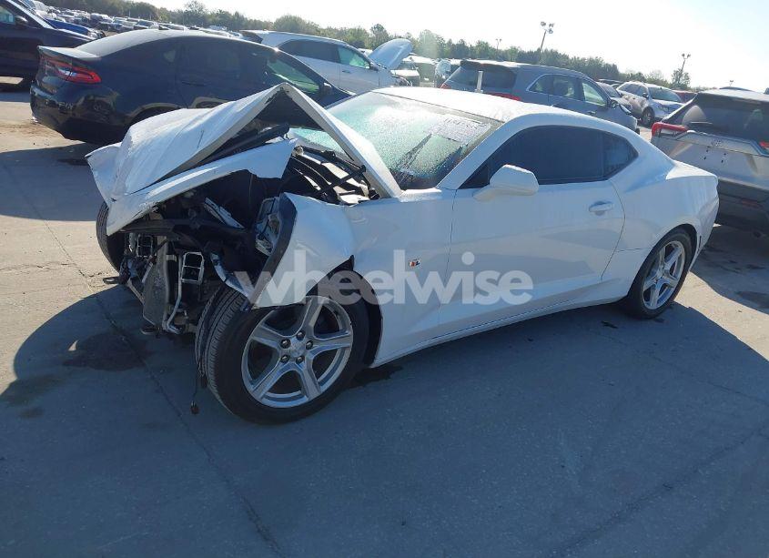 Photo 2 of 2018 Chevrolet Camaro 1LT (VIN 1G1FB1RS6J0172221)