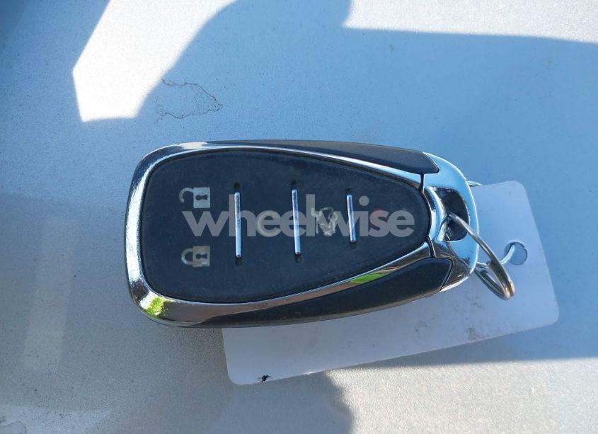 Photo 11 of 2018 Chevrolet Camaro 1LT (VIN 1G1FB1RS6J0180674)