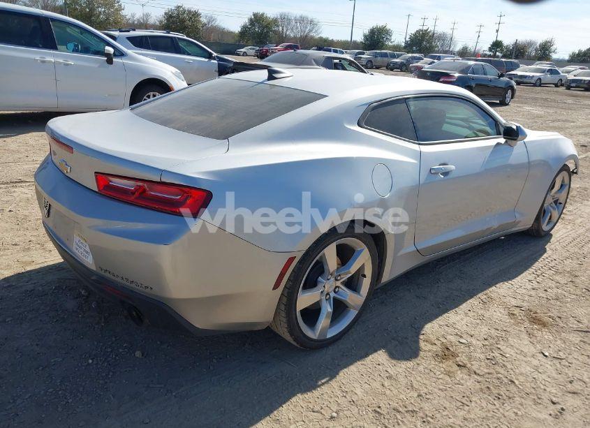 Photo 4 of 2018 Chevrolet Camaro 1LT (VIN 1G1FB1RS6J0180674)