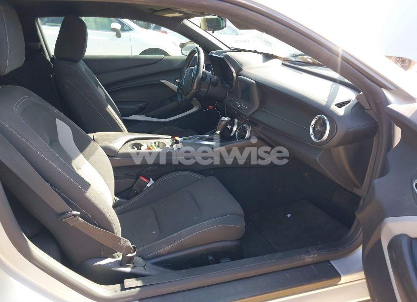 Photo 5 of 2018 Chevrolet Camaro 1LT (VIN 1G1FB1RS6J0180674)