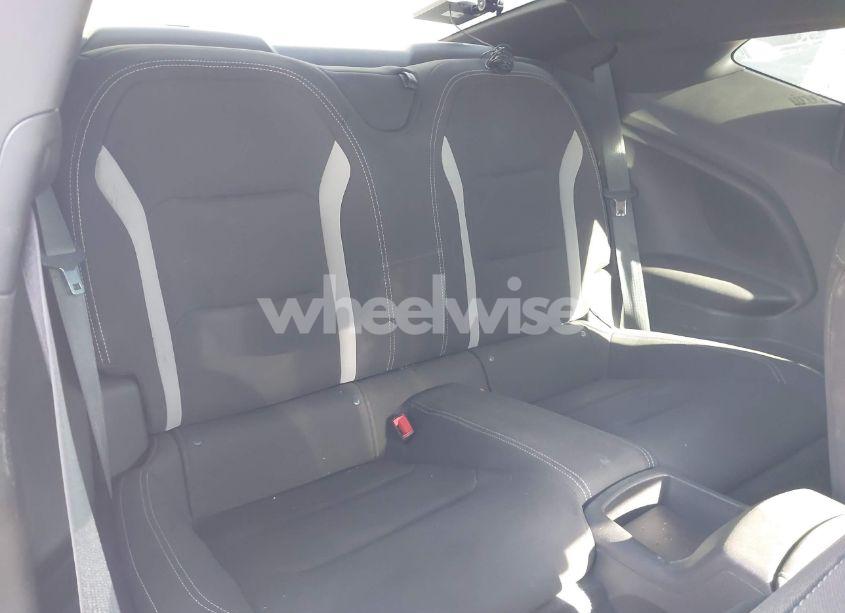 Photo 8 of 2018 Chevrolet Camaro 1LT (VIN 1G1FB1RS6J0180674)