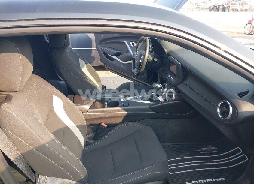 Photo 5 of 2020 Chevrolet Camaro RWD 1LT (VIN 1G1FB1RS6L0103886)