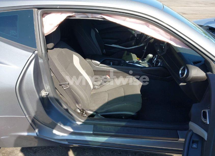 Photo 5 of 2021 Chevrolet Camaro RWD 1LT (VIN 1G1FB1RS6M0136517)