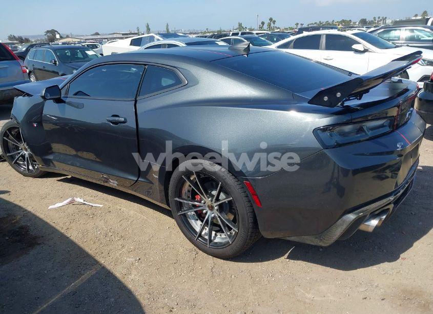 Photo 3 of 2016 Chevrolet Camaro 1LT (VIN 1G1FB1RS7G0190994)