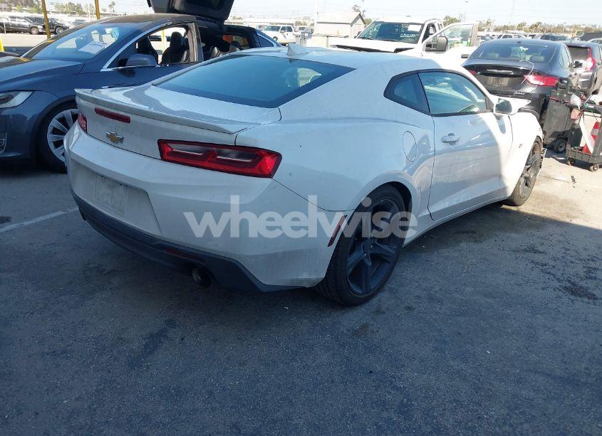 Photo 4 of 2018 Chevrolet Camaro 1LT (VIN 1G1FB1RS7J0166492)