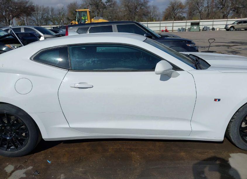 Photo 14 of 2019 Chevrolet Camaro 1LT (VIN 1G1FB1RS7K0104754)