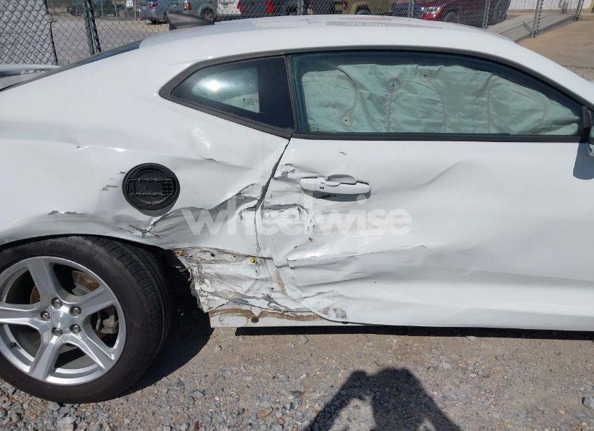 Photo 6 of 2019 Chevrolet Camaro 1LT (VIN 1G1FB1RS7K0108884)