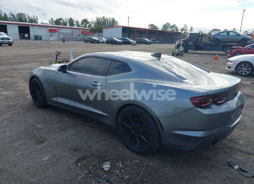 Photo 3 of 2019 Chevrolet Camaro 1LT (VIN 1G1FB1RS7K0113678)