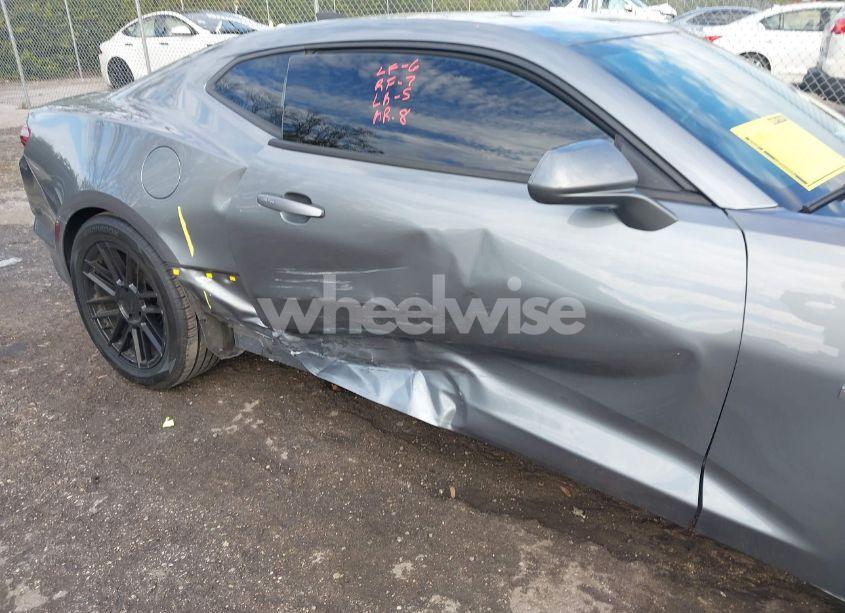 Photo 6 of 2019 Chevrolet Camaro 1LT (VIN 1G1FB1RS7K0113678)