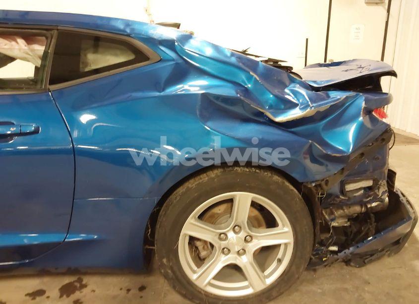 Photo 13 of 2017 Chevrolet Camaro 1LT (VIN 1G1FB1RS8H0187488)