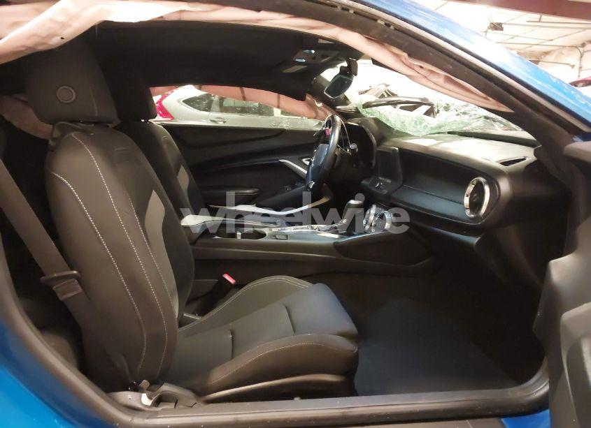 Photo 5 of 2017 Chevrolet Camaro 1LT (VIN 1G1FB1RS8H0187488)