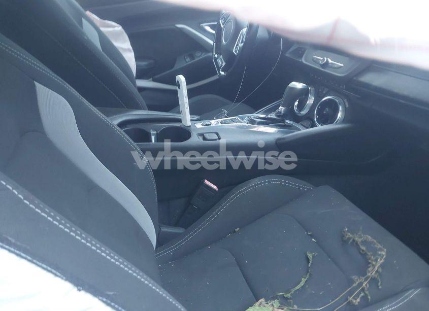 Photo 5 of 2017 Chevrolet Camaro 1LT (VIN 1G1FB1RS8H0205584)