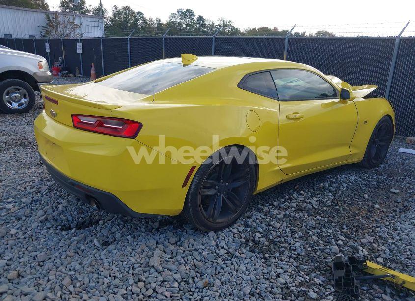 Photo 4 of 2018 Chevrolet Camaro 1LT (VIN 1G1FB1RS8J0151709)