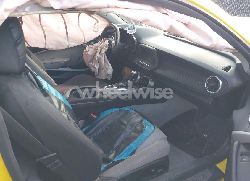 Photo 5 of 2018 Chevrolet Camaro 1LT (VIN 1G1FB1RS8J0151709)