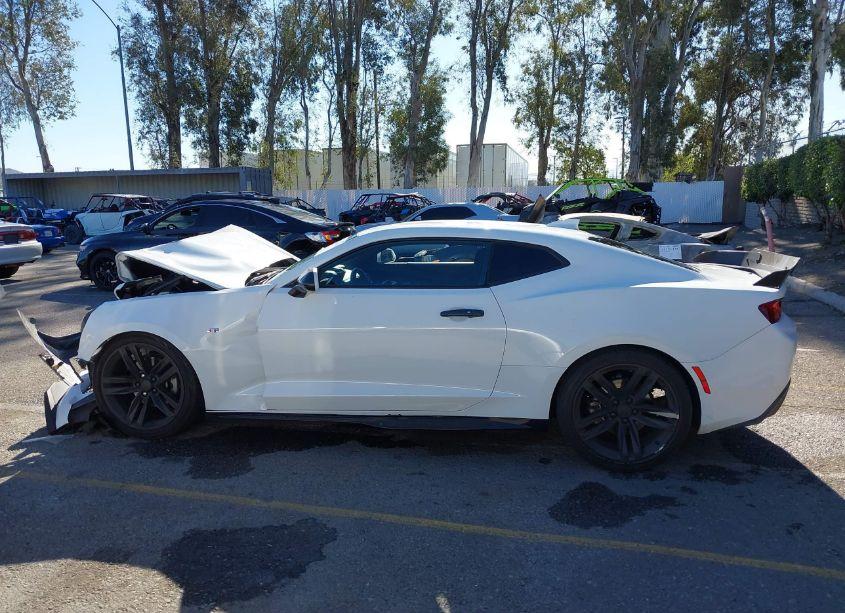 Photo 13 of 2018 Chevrolet Camaro 1LT (VIN 1G1FB1RS8J0181664)