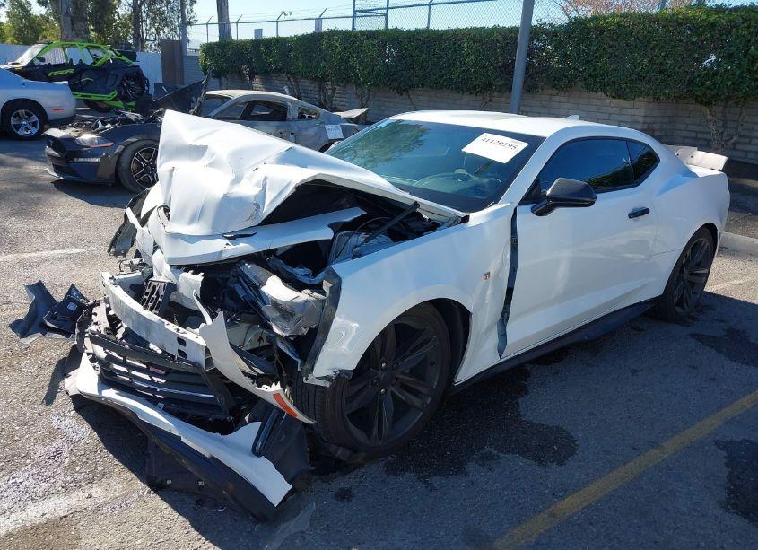 Photo 2 of 2018 Chevrolet Camaro 1LT (VIN 1G1FB1RS8J0181664)