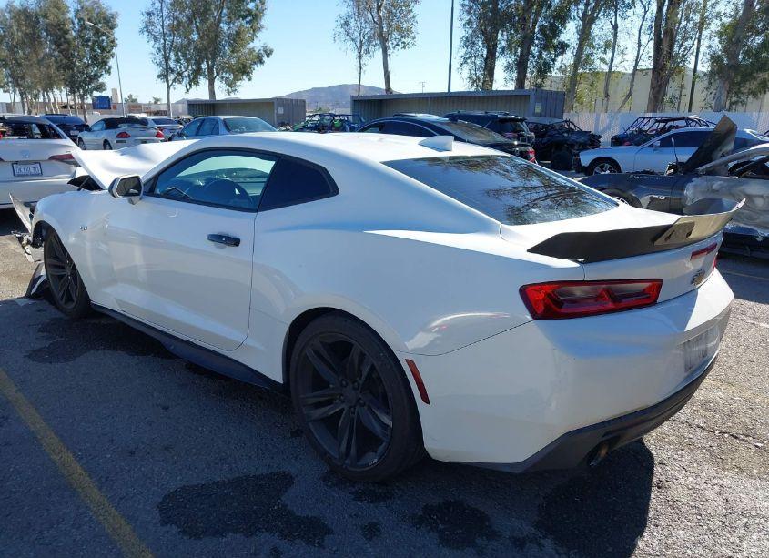 Photo 3 of 2018 Chevrolet Camaro 1LT (VIN 1G1FB1RS8J0181664)